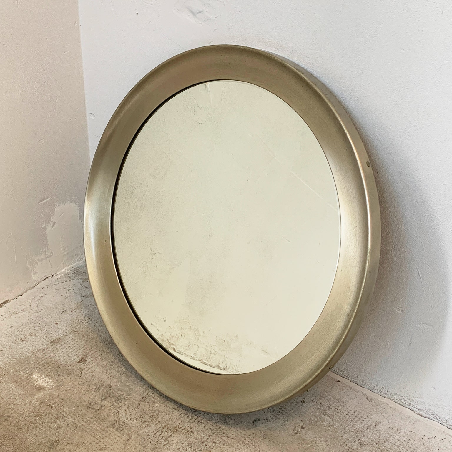 Sergio Mazza per Artemide <br> Grande specchio circolare anni 60 mod. Narciso - immagine 3