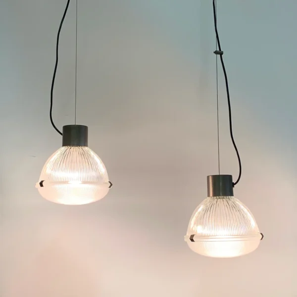 Tito Agnoli per Oluce <br> Coppia di lampade a sospensione mod. 4493A, 1958