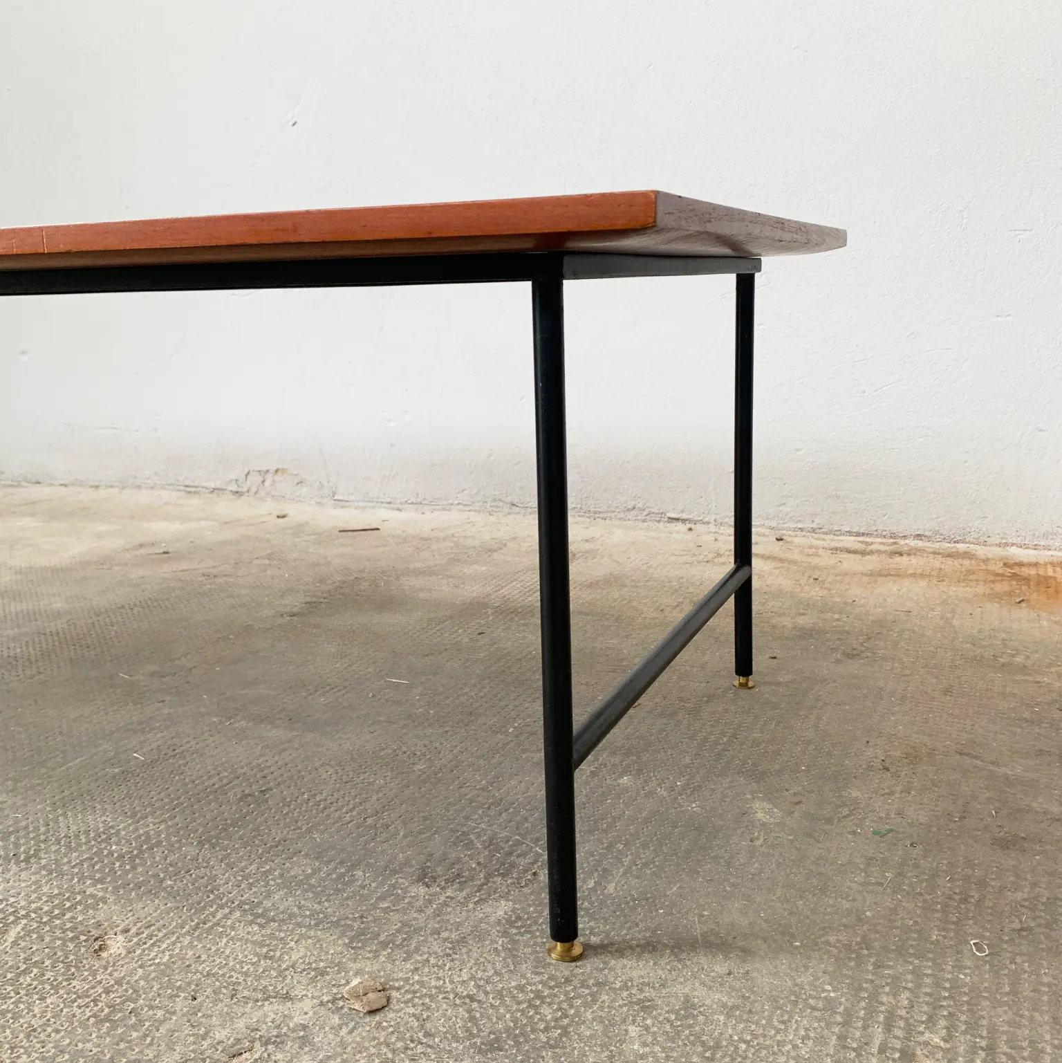Tavolino rettangolare in teak <br> Italia anni 60 - immagine 4