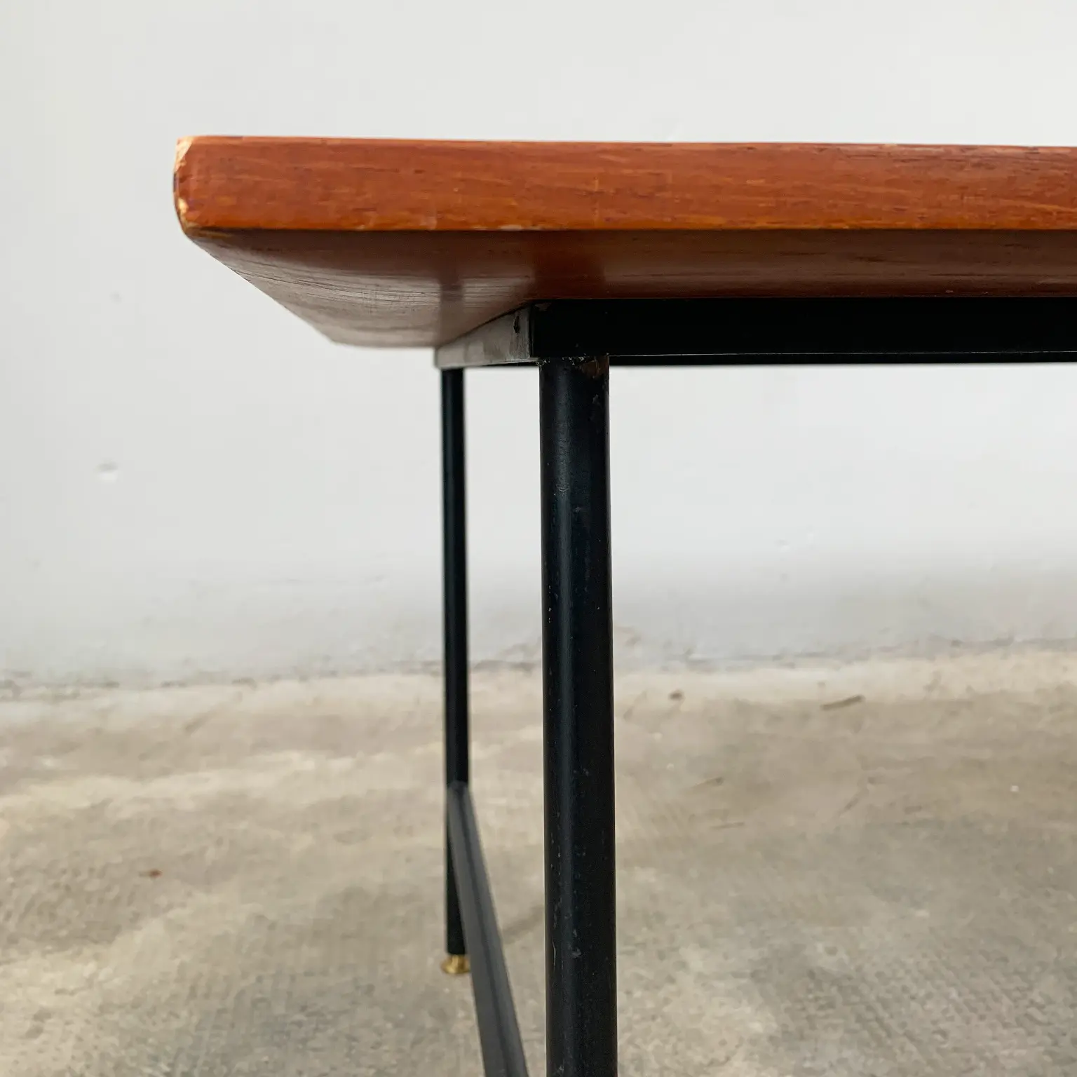 Tavolino rettangolare in teak <br> Italia anni 60 - immagine 6