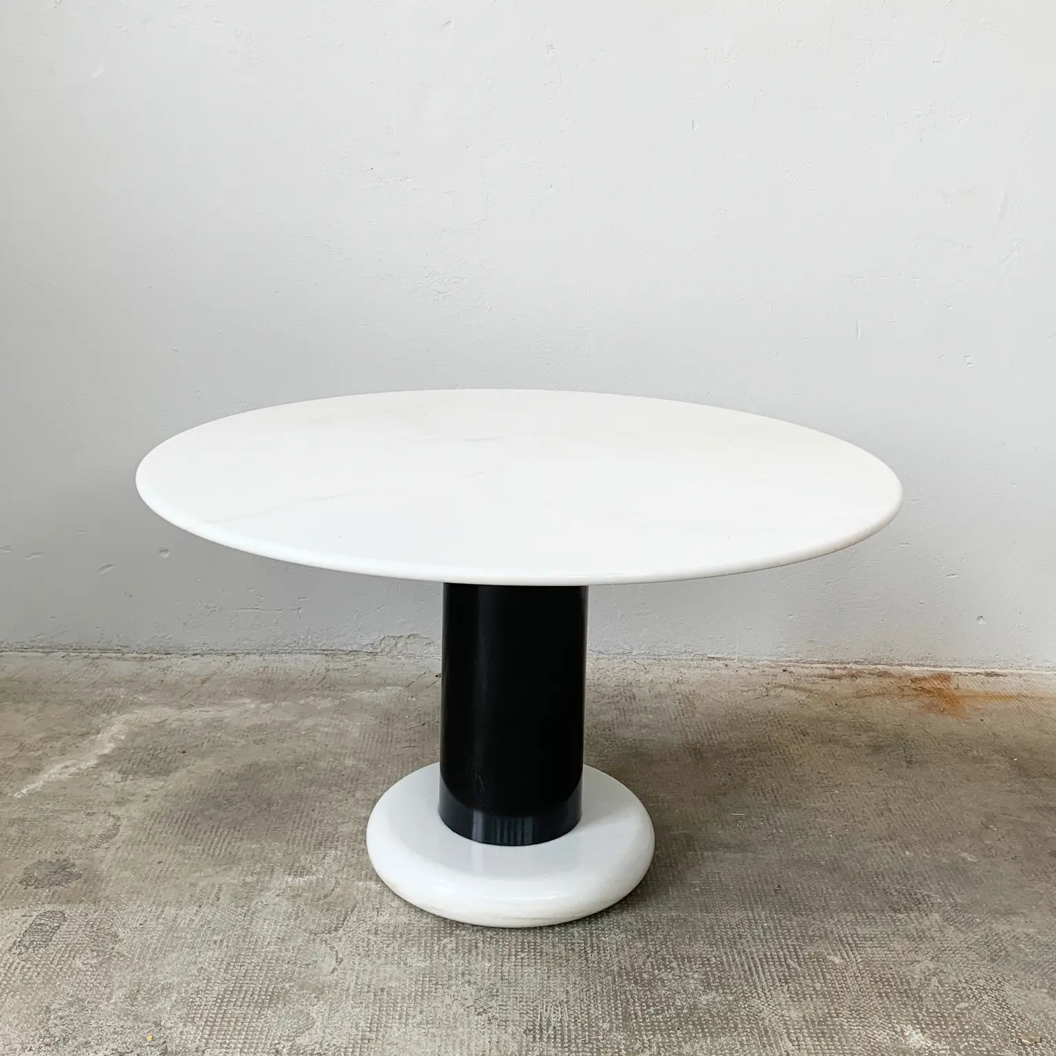 Ettore Sottsass per Poltronova <br> Tavolo da pranzo mod. Loto Rosso