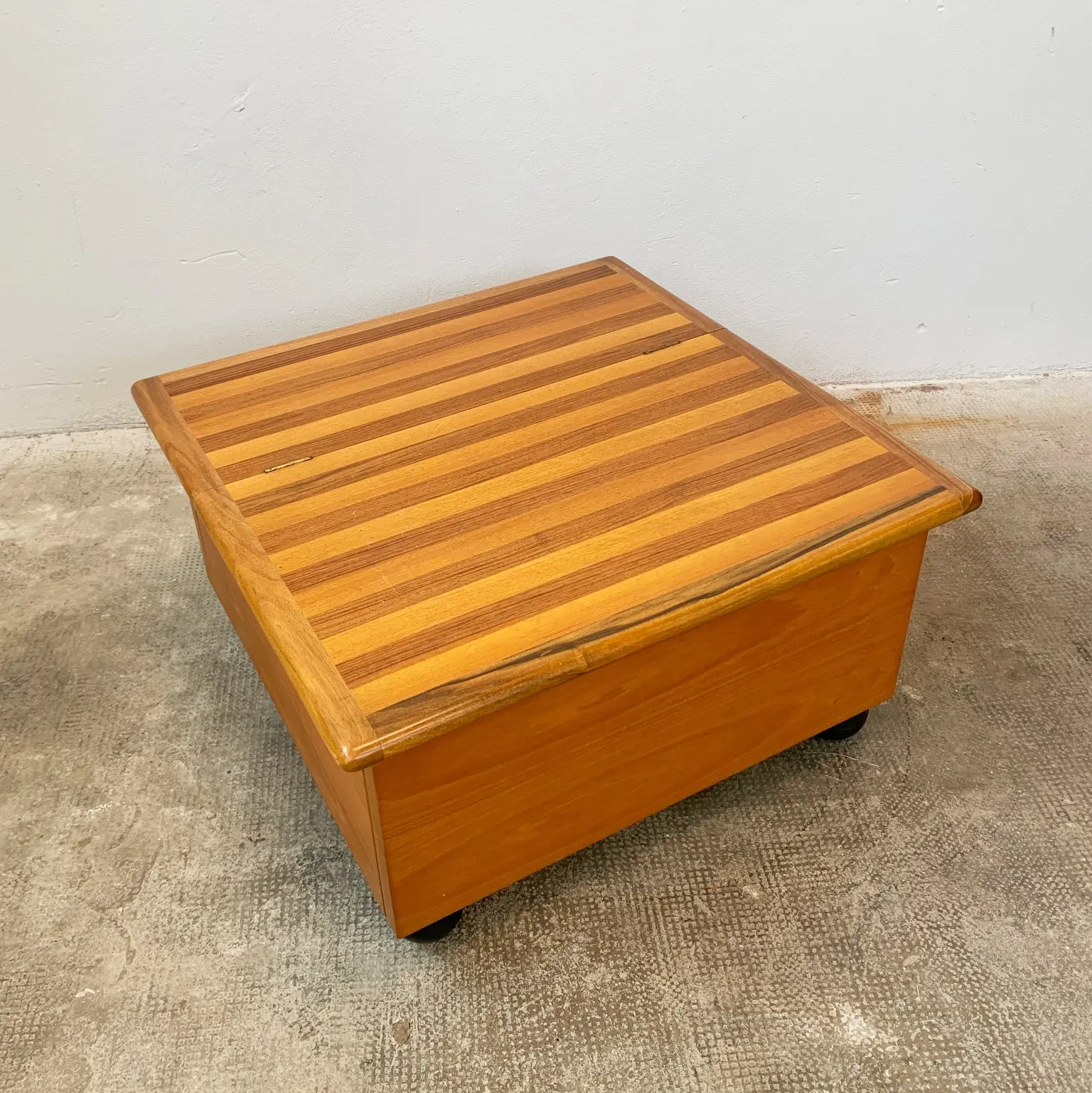 Mario Bellini per Cassina <br> Raro tavolino contenitore Storage box della serie Pianura, 1971 - immagine 2
