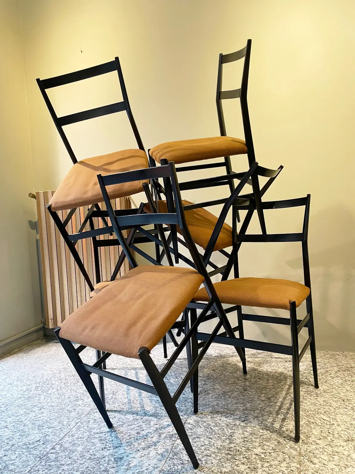 Gio Ponti per Cassina <br> Gruppo di 6 sedie mod. Superleggera, anni 60 - immagine 3