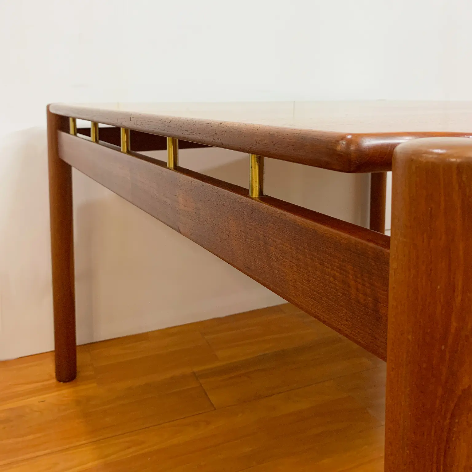 Ilmari Tapiovaara per La Permanente di Cantù <br> Tavolo quadrato in teak, anni 60 - immagine 7