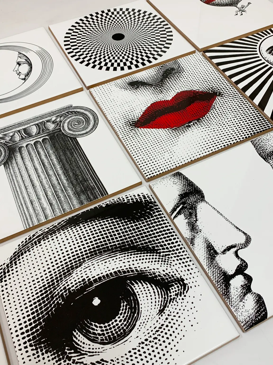 Piero Fornasetti per Ceramica Bardelli <br> Set di piastrelle "Fornasettiana", anni 2000 - immagine 4
