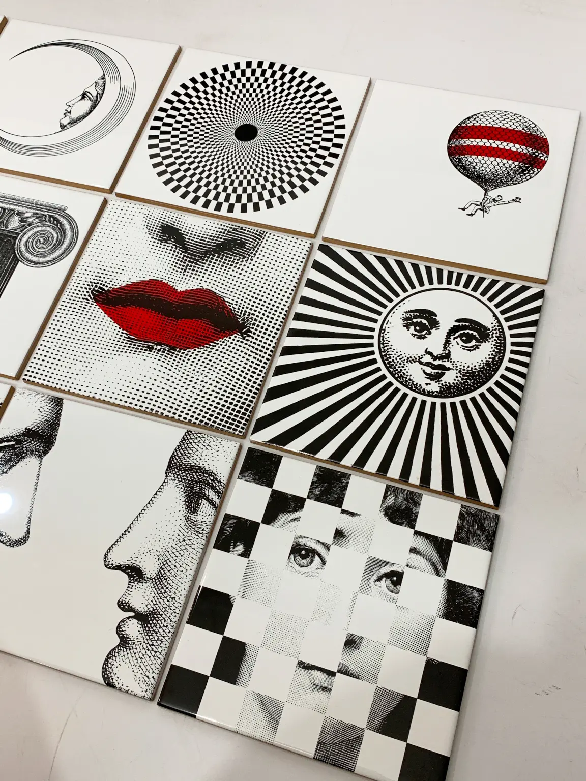 Piero Fornasetti per Ceramica Bardelli <br> Set di piastrelle "Fornasettiana", anni 2000 - immagine 5