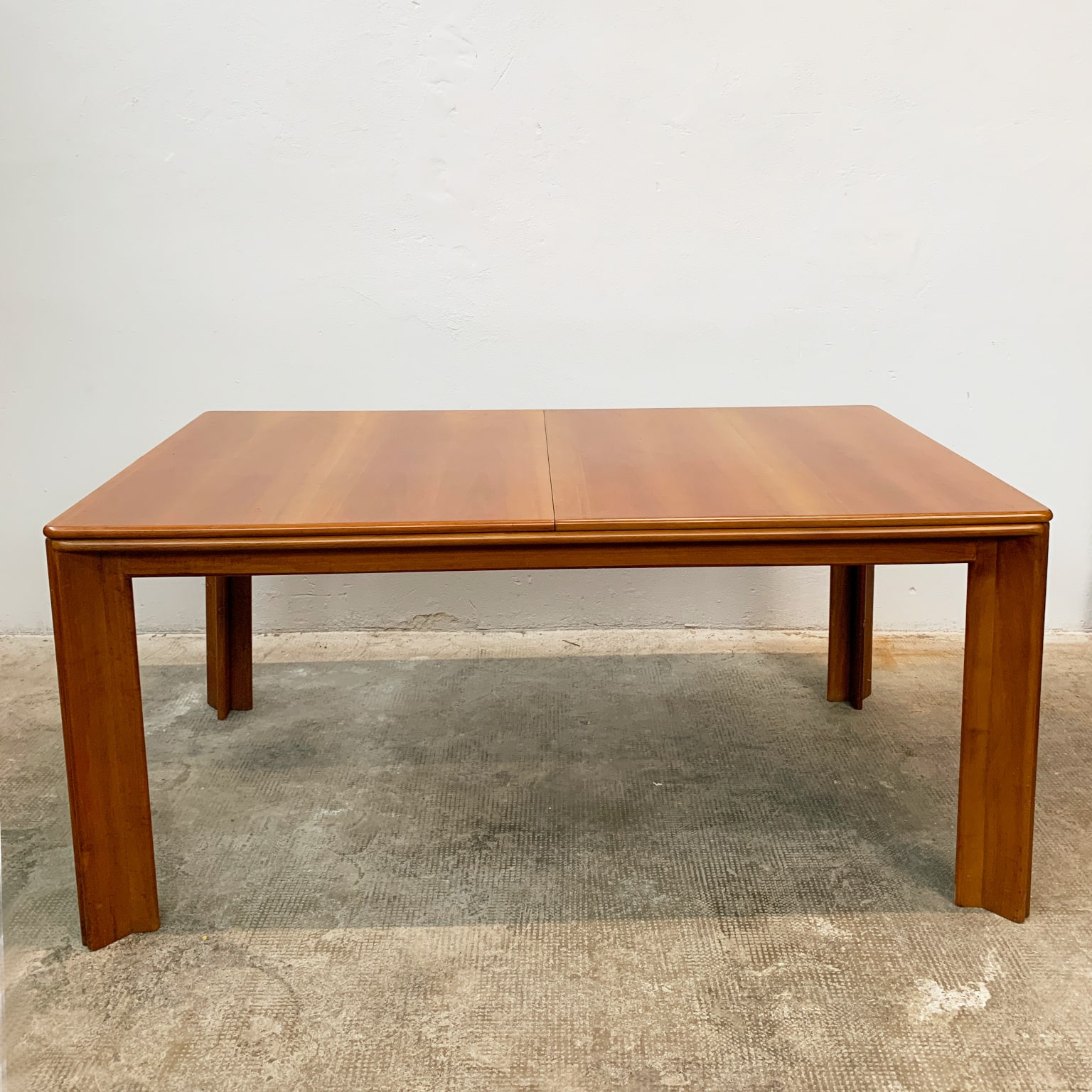Afra e Tobia Scarpa per Molteni <br> Tavolo allungabile mod. Mou, anni 70 - immagine 2
