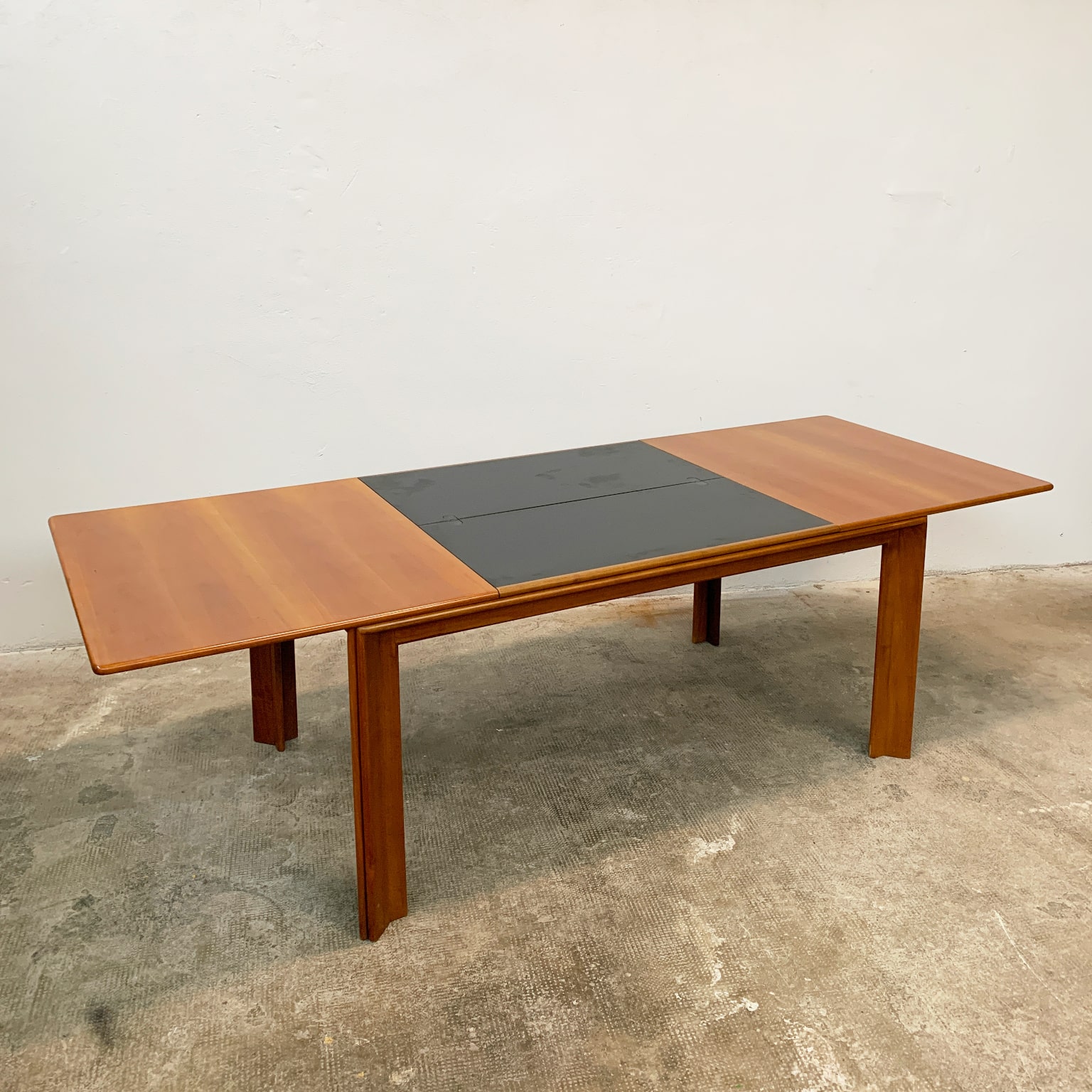 Afra e Tobia Scarpa per Molteni <br> Tavolo allungabile mod. Mou, anni 70 - immagine 5