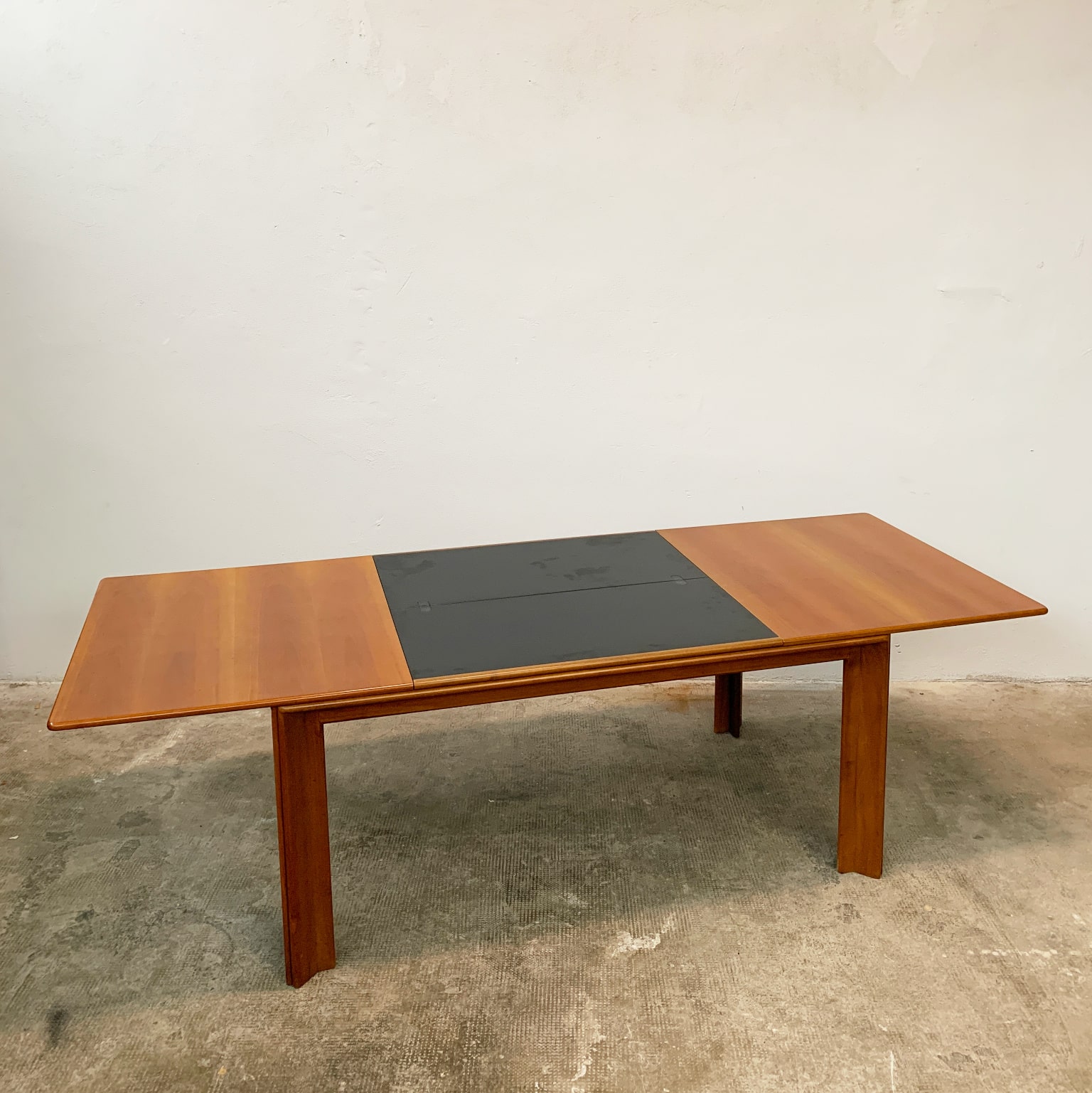 Afra e Tobia Scarpa per Molteni <br> Tavolo allungabile mod. Mou, anni 70 - immagine 6