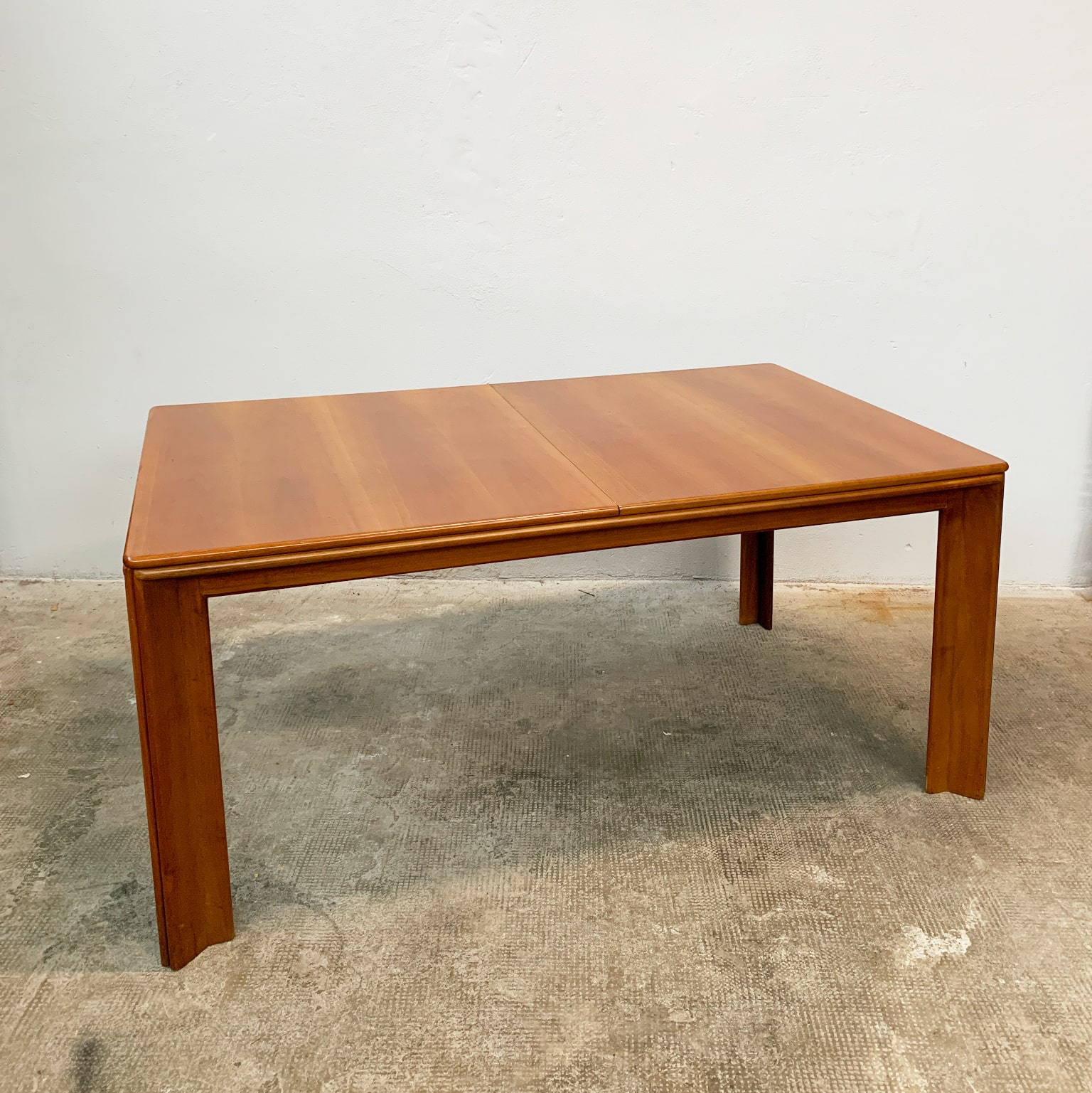Afra e Tobia Scarpa per Molteni <br> Tavolo allungabile mod. Mou, anni 70