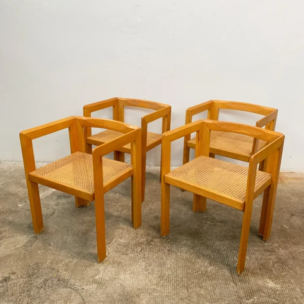 Derk Jan De Vries per Maisa <br> Gruppo di 4 sedie in legno di rovere, anni 70