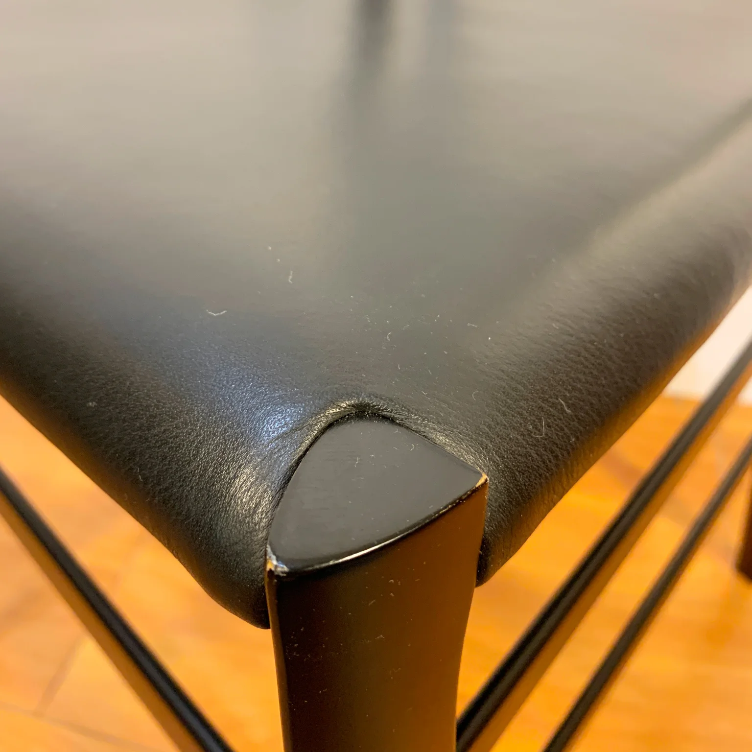 Gio Ponti per Cassina <br> Gruppo di 6 sedie mod. Superleggera, anni 2000 - immagine 9