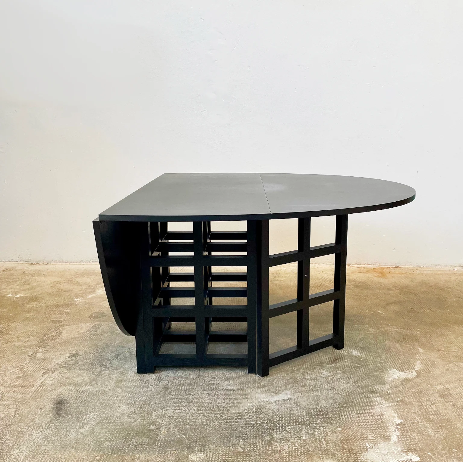 Charles Rennie Mackintosh per Cassina <br> Tavolo ovale mod. DS1, anni 80 - immagine 3