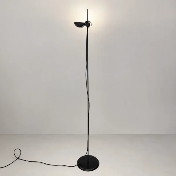 Vico Magistretti per Oluce <br> Lampada da terra mod. DIM 333, anni 80