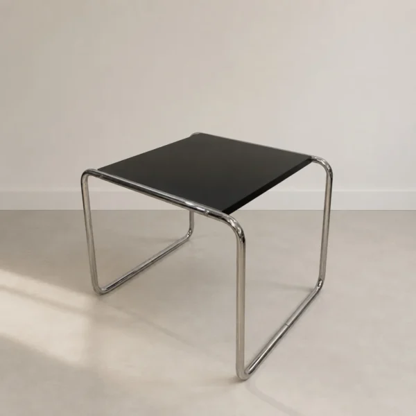 Marcel Breuer per Knoll <br> Tavolino mod. Laccio, anni 70