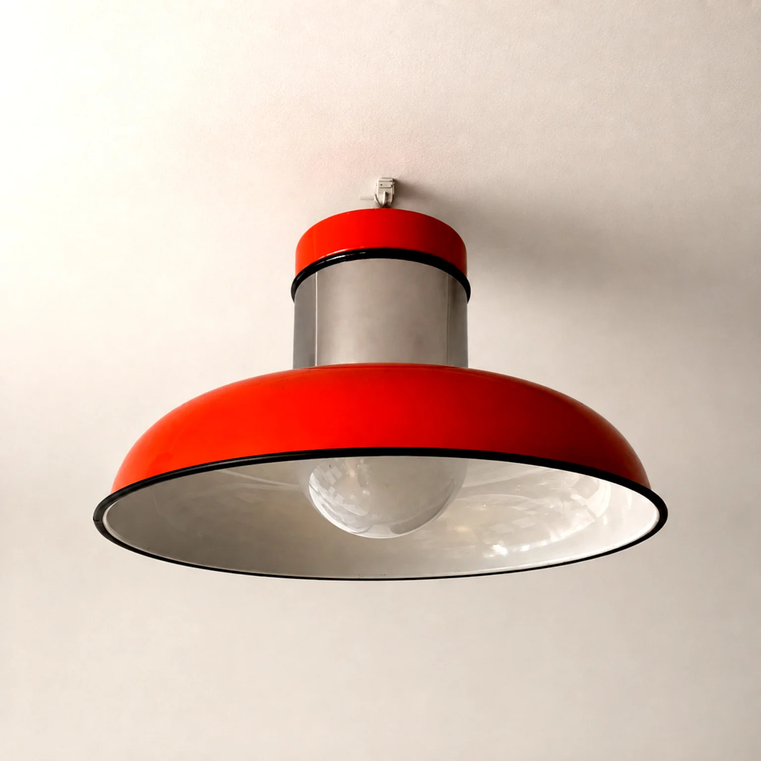 Gianni Celada per Fontana Arte <br> Gruppo di 3 lampade a soffitto mod. Sisten, anni 70